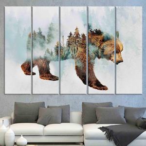 Lienzo con diseño de oso caminando en la nieve: arte abstracto para pared con motivos forestales, JUEGO DE 5 LIENZOS - Product Image 1