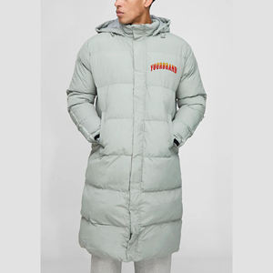 Doudoune longue en polyester OEM/ODM 100% pour hommes, veste d'hiver à capuche rembourrée et à fermeture éclair complète avec logo brodé personnalisé pour hommes - Product Image 1