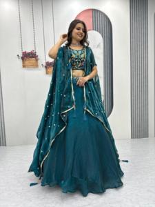 Tenues tendance Lehenga Choli pour chaque occasion vous assurant une brillance éclatante à chaque fonction porter des travaux lourds Lehenga Choli - Product Image 6
