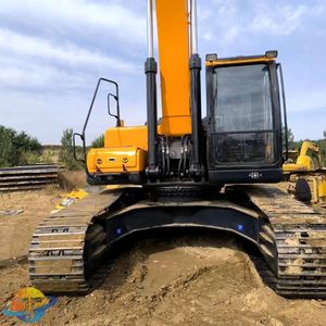 Puissante excavatrice Hyundai R305-9T d'occasion à prix avantageux - Product Image 4