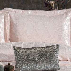 ชุดเครื่องนอนกูซิด ANGEL ลายทาง 4 ชิ้น ผ้าเชนิลล์ทอ 100% ป้องกันไรฝุ่น ป้องกันการดึงขาด ขนาดคิงไซส์ สำหรับใช้ในบ้าน - Product Image 3