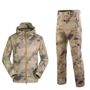 Uniforme de camouflage tactique en polaire imperméable - Product Image 2