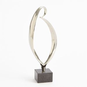 Elegante Escultura Metálica de Mesa que Combina Expresión Artística con Materiales Duraderos de Alta Calidad - Product Image 1