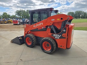 Cargador de Dirección Deslizante Kubota SSV65 Usado en Buen Estado con Motor, Caja de Cambios y Bomba, Entrega Rápida con la Mejor Oferta de Descuento - Product Image 5