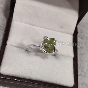 Joyería de piedra en bruto, anillo para mujer, peridoto piedra preciosa de Natural en bruto, piedra natal de agosto, banda de punta de aniversario, anillo de Plata de Ley 925 - Product Image 3