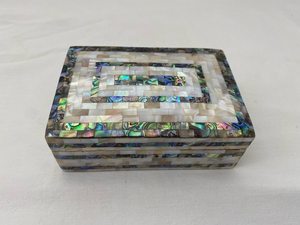 Exquisito joyero de madera con incrustaciones de nácar para almacenamiento y entrega de regalos, ¡Bienvenido! - Product Image 2