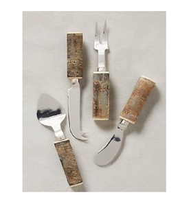 Ensembles d'épandeurs à fromage en acier inoxydable, manche en résine transparente blanche avec des effets de couleur étonnants, ensemble de trancheuses à fromage en acier inoxydable - Product Image 1