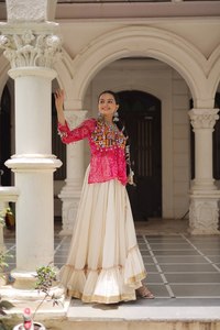 Colección NAVRATRI LEHENGA CHOLI 2025: Traje de Fiesta Moderno Reversible, Completamente Cosido, Tela de Algodón y Diseño Kora - Product Image 6