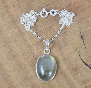 Collier pendentif ovale en argent sterling et labradorite pour enfant, fait main, haute qualité, pierre naturelle, idéal pour le quotidien, cadeau - Product Image 1