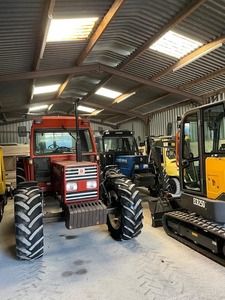 Fiat New Hollandd 100-90 Tractor a pie 4WD 1999 DE 22HP Motor Cummins para informe Libro de registro completo 40K Caja de cambios 10001-20000 horas - Product Image 2