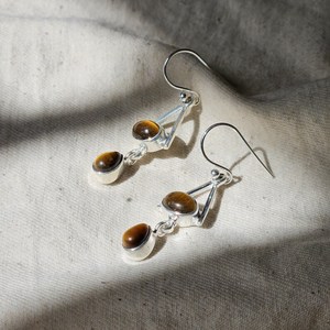 Pendientes de piedras preciosas de ojo de tigre en plata de ley 925 Pendientes colgantes de plata hechos a mano para mujer - Product Image 6
