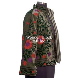 Veste Bohème en Velours Fait Main pour Femmes, Manteau Court Brodé Coloré avec Style Bohème et Confort Décontracté - Product Image 4