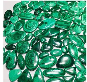 Cabochon de malachite naturelle de haute qualité coupe ovale lâche pierres précieuses de 3mm fabriquées à partir d'agate - Product Image 4