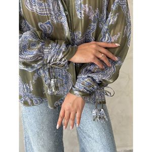 เสื้อเชิ้ตผ้าซาตินสำหรับผู้หญิง ดีไซน์ลายผ้าคลุมไหล่ สวยสง่า เหมาะสำหรับทุกโอกาส - Product Image 2