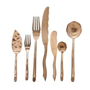 Juego de Cubiertos de Acero Inoxidable, Juego de Cubiertos de Lujo Vintage, Juego de Cubiertos de Metal con Acabado Dorado Mate, Cuchillo, Tenedor y Cuchara - Product Image 1