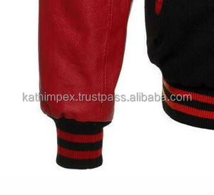 แจ็กเก็ตทีมตัวแทนสีแดงสีดำแบบกำหนดเองปักแขนเสื้อหนังขนสัตว์กระดุมสแน็ปเสื้อนอกวิทยาลัยสำหรับชายและหญิง - Product Image 6