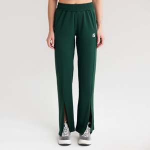 Pantalones Deportivos Flex Aura Flared en Verde Pantano - Product Image 5