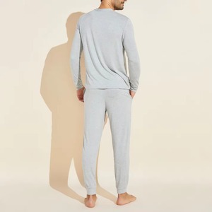 Robes sexy en satin de soie pour hommes de toutes tailles, ensemble de pyjama 2 pièces respirant, vêtements de nuit bon marché en gros - Product Image 2