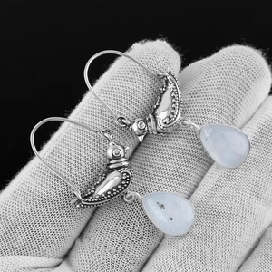 Pendientes de lágrima de Plata de Ley 925 hechos a mano, gota colgante de piedra lunar natural con diseño de pájaro, regalo de boda para ella - Product Image 2
