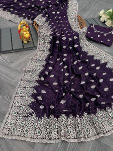 Tenue de fête élégante Saree en soie Zari et pierre de Blooming Vichitra avec chemisier de travail brodé en vente en gros - Product Image 3