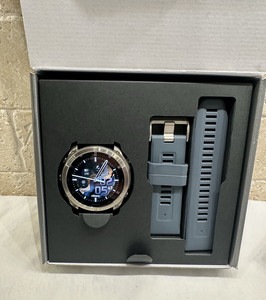 Garmins Fenix 8 51 mm AMOLED Zafiro Titanio con Correa de Cuero, Nylon y Titanio - Product Image 4
