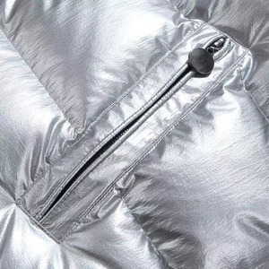 Doudounes d'hiver à capuche en duvet de haute qualité Doudounes surdimensionnées de luxe imprimées Doudounes brillantes pour hommes Polyester - Product Image 3