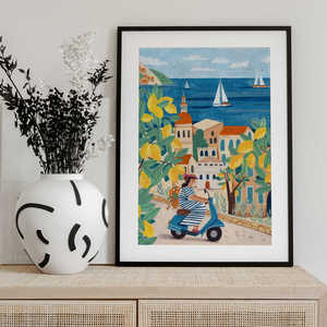 Affiche de voyage encadrée de Caroline Bonne Mller, représentant une femme sur la côte d'Amalfi, Italie, pour décoration murale - Product Image 5
