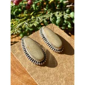 Pendientes Colgantes Hechos a Mano en Estilo Navajo con Turquesa y Plata de Ley, Forma de Gota de Agua - Product Image 2