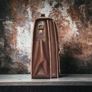 Sac à dos en cuir pleine fleur Heritage Explorer avec design classique et intérieur spacieux - Product Image 4