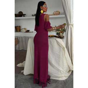 Vestido de punto transpirable 2862 con detalle en los hombros y falda con borlas, cintura natural - Product Image 6