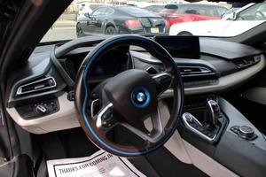 B-M-W i8 Cupé AWD de 2 Puertas, Modelo 2016, Impecable - Product Image 3