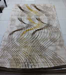 Alfombras Turcas Modernas Tejidas a Máquina de Poliéster de Alta Calidad con Respaldo de Yute Resistente a las Manchas y Patrón Abstracto de Pelo Alto - Product Image 4