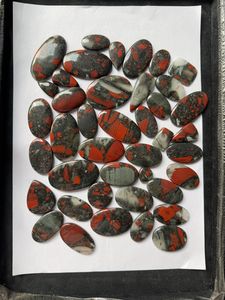 หินบลัดสโตนแอฟริกันสีเขียวเกรด AAA สวยหินโมราสีเขียวผสมรูปทรงฮาโลวีนขายส่ง - Product Image 4