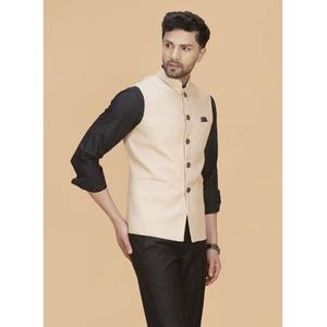 Chaleco Beige de Calidad de Exportación para Hombre, Diseño Elegante para Uso Profesional, Banquetes, Ceremonias y Eventos Nocturnos - Product Image 3