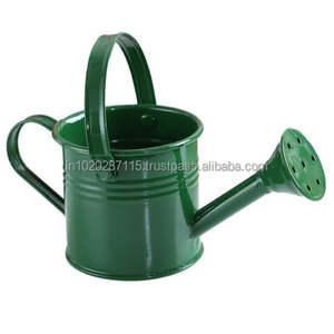 Bidon d'eau galvanisé artisanal avec style rustique vintage et bec verseur conçu pour le jardinage domestique et l'entretien des plantes de balcon - Product Image 6