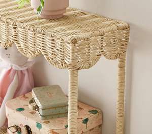 Étagère murale en rotin délicat, en osier naturel, avec un design de bord festonné complexe, un rangement charmant pour les enfants et la décoration de la chambre d'enfant - Product Image 3