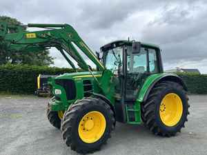 Tractor John Deere 5310E Diésel 4WD con Motor de 120HP y Caja de Cambios - Rendimiento y Fiabilidad Avanzados - Product Image 2