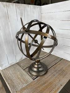 Esfera armilar náutica retro en latón macizo con elegante diseño de anillo para aficionados a la historia y decoradores de interiores - Product Image 4