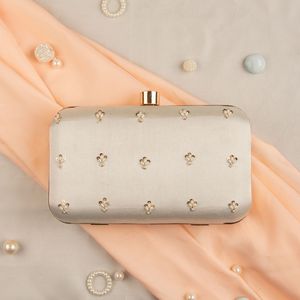 Bolso de Mano Tipo Clutch Elegante y de Diseño para Mujer, de Alta Calidad, Casual, para la Noche, con Perlas y Patrón de Resina en Forma de Media Luna - Product Image 2