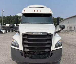 Excellent camion semi-remorque Freightliner Cascadia 125 Sleeper d'occasion 2018 - Cabine intégrale de 71 pouces, 475 CV, boîte manuelle 10 vitesses, expédition mondiale - Product Image 1