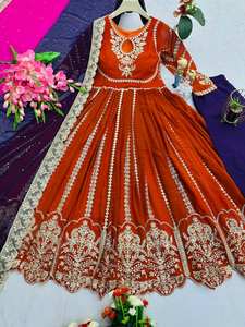 Traje Anarkali de Terciopelo Premium Bordado Unity Luxure con Dupatta de Malla, Ropa Elegante para Bodas y Festividades - Product Image 2