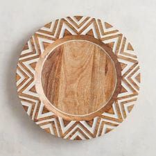 Placas de cargador de madera redondas grabadas, placas inferiores de madera hechas a mano de alta calidad, bandeja decorativa de madera para servir, placa de servicio - Product Image 4