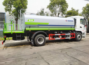 CHACMAN 15000 Litres Hubei 4x2 Euro 6 Camion-citerne à eau à transmission manuelle pour les fermes - Product Image 2