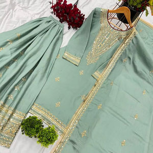 ชุดปาร์ตี้สวมด้านบนด้านล่างและ dupatta กับงานปักลำดับหนัก - Product Image 1