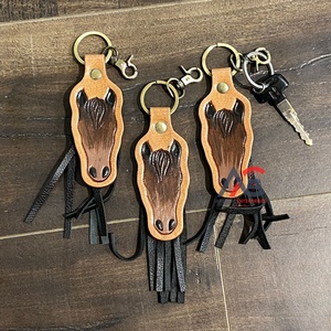 Porte-clés d'outillage de cheval en cuir repoussé à la main porte-clés à franges en cuir véritable personnalisé Western porte-clés en cuir de luxe Cowgirl - Product Image 1