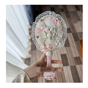 Espejo decorativo de concha y peine de concha suministrado desde Vietnam por 99 Gold Data para cestas de regalo de lujo - Product Image 1