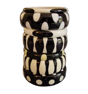 Ensemble de bracelets en résine acrylique ANEES HANDICRAFTS vintage, motif géométrique, noir et blanc, style mignon, unisexe, bijoux de mariage - Product Image 1