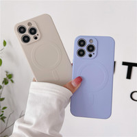 Coque de téléphone en Silicone TPU liquide pour iPhone 15 11 13 12 14 Pro Max Mini XR XS 15 Plus couverture de charge sans fil magnétique
