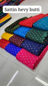 Tissu en satin brillant pour robes de mariée, rideaux et design de mode aspect luxueux avec drapé doux et fluide - Product Image 2