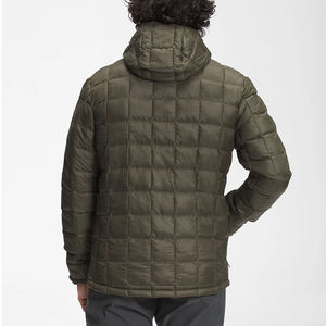 Veste matelassée légère pour homme en toile avec capuche et coque en nylon pour les vêtements de ville par temps froid - Product Image 2
